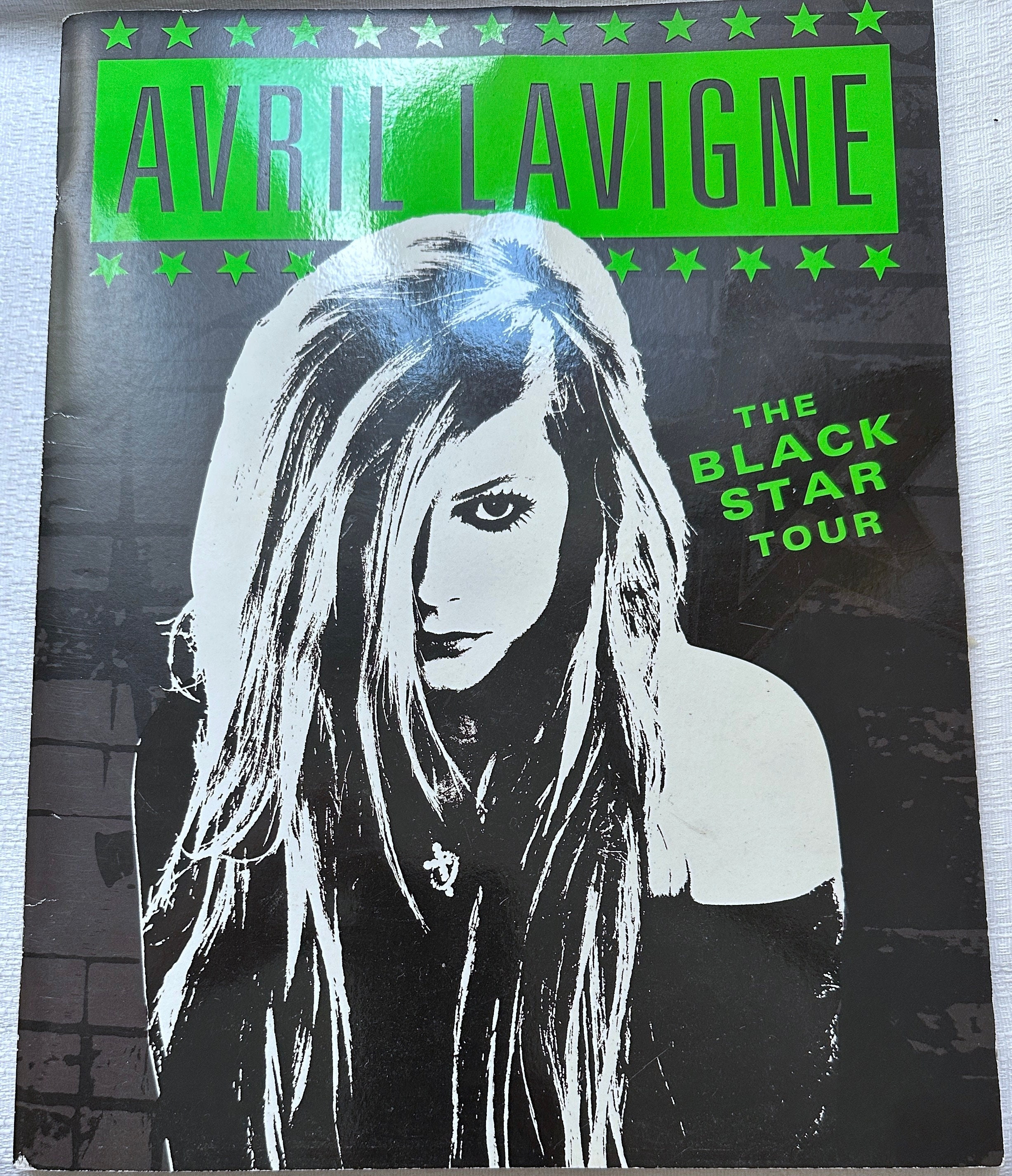 Avril Lavigne Tour - Etsy Israel