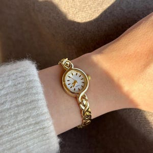 Small Gold Wrist Watch, Vintage Watch, Vintage Women's Watch, Handmade, Watch for Women, Minimalist Women's Watch, Women Watch, Gold Watch