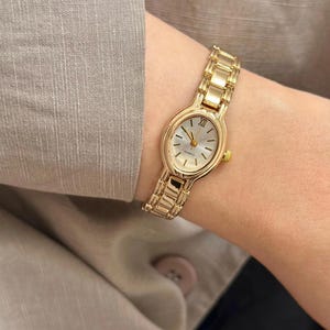 Small Gold Wrist Watch, Minimalist Women's Watch, Vintage Watch, Gold Watch, Vintage Women's Watch, Handmade Leather, Watch for Women, Gifts