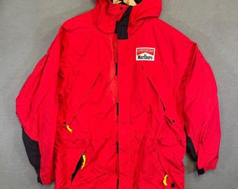 Chaqueta impermeable con capucha Marlboro Adventure Team para hombre, talla L, color rojo, estilo vintage de los 90, estilo gorpcore.