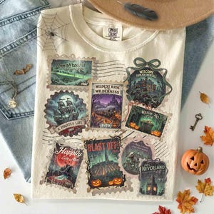 Koszulka z nadrukiem Disney Theme Park Stamp na Halloween Comfort Colors, koszulka vintage Wildest Ride Happily Ever After Land na Halloween, koszulka halloweenowa WDW Castle