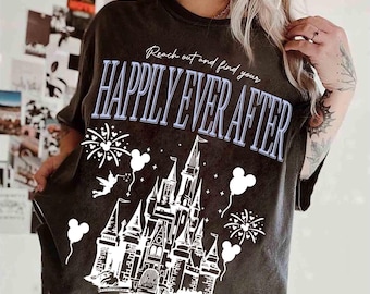Greifen Sie zu und finden Sie Ihr Happy Ever After Shirt, Retro Disney Familie Passendes 2026 Shirt, Disney Schloss Shirt, Magic Kingdom Reise Geschenk T-Shirt