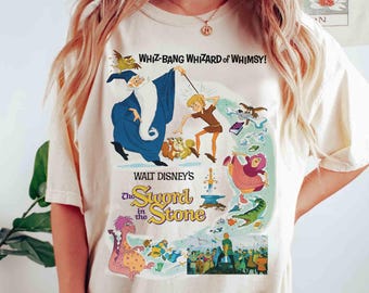 Disney Miecz w kamieniu komiks plakat retro koszulka, Disney Arthur Merlin Mad Madam Mim koszulka, Disney Magic Kingdom rodzinna wycieczka wakacyjna