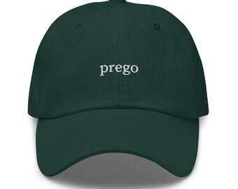 Puede incluir: Gorra de béisbol verde oscuro con la palabra "prego" bordada en blanco. La gorra tiene una visera curva y un diseño de seis paneles, adecuada para ropa informal.