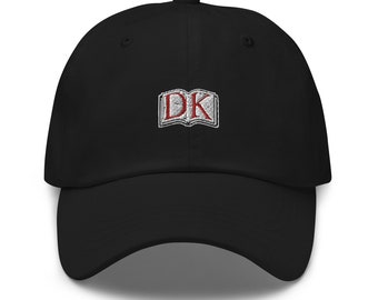 DK Multi Media Hat - Y2K, 2000er, 90er Jahre Nostalgie Geschenk - Mehrere Farben - Bestickte Baumwollmütze