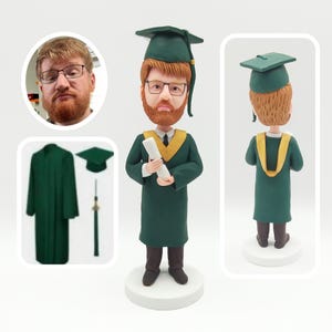Personalized couple bobbleheads, custom graduate bobbleheads, graduation gifts for college students, graduation souvenir gifts