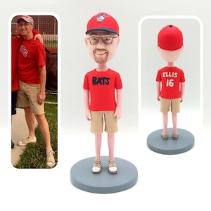Custom bobbleheads, personalized custom bobbleheads, custom sports bobbleheads, custom boss/colleague bobblehead gifts, birthday gifts