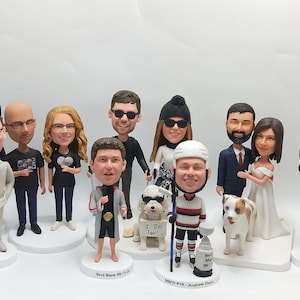 Customized group bobbleheads, bobblehead gifts for employees, custom wedding best man bobbleheads, custom personalized bobbleheads