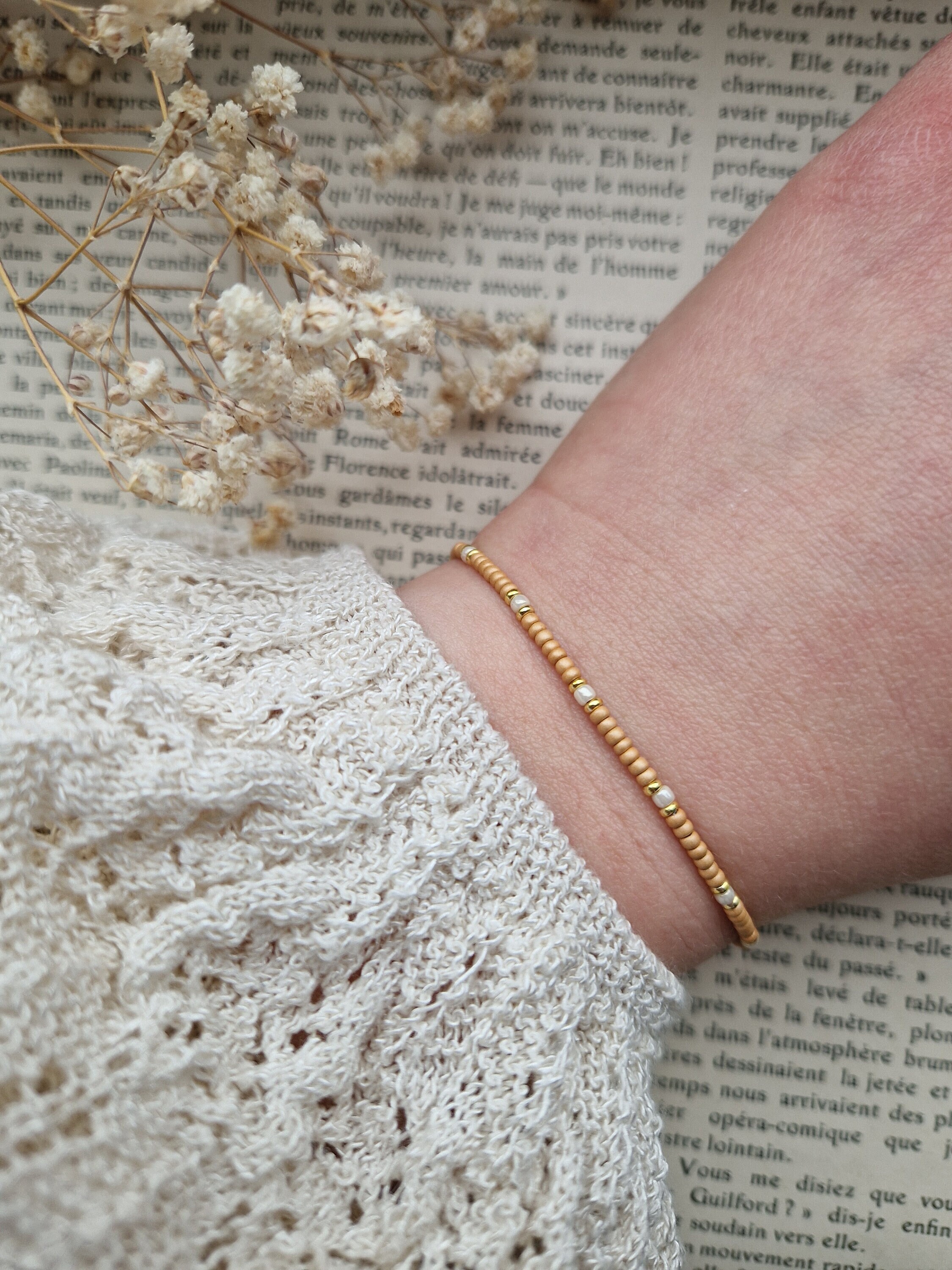 Delicate pearl bracelet | Filigree | orange