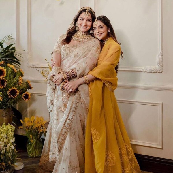 Sabyasachi Alia Bhatt Off White Color Organza Silk With Embroidery & Thread Work Wedding Saree, Bollywood Saree, Off White Saree, Wedding