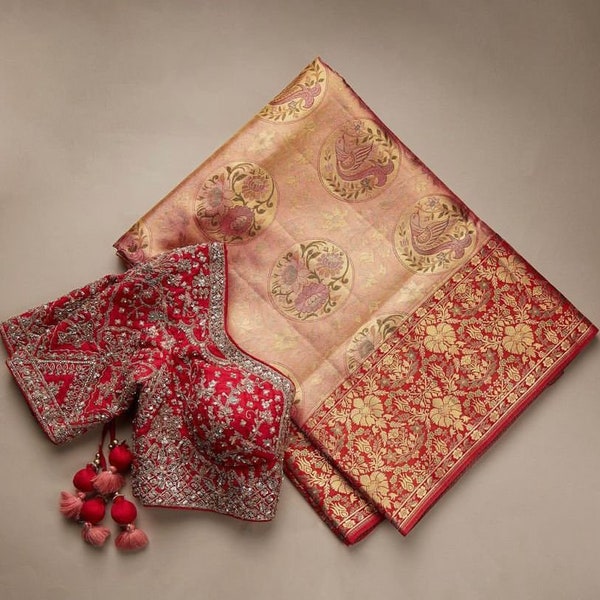 Goldene rote Farbe Banarasi Saree besteht aus exquisiten Webarten und Designer-Arbeitsbluse mit Saree indischen Frauen Schöne Hochzeit Saree Active