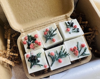 Fraser Fir wax melts with green and red berry ｜botanical wax tart ｜100% soy wax｜Plastic free ｜Eco Friendly Packaging｜gift idea