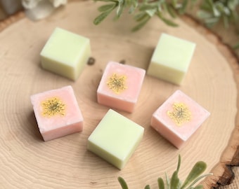 Honeysuckle Soy Wax Melts with Pressed Flowers, Eco-Friendly
