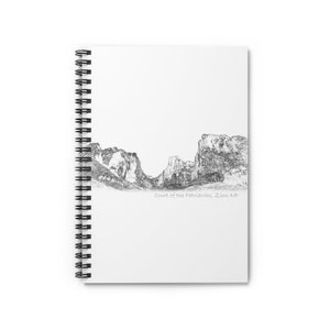 以下が含まれることがあります： 白のリング綴じノート。山脈の白黒ペン画が描かれています。「Court of the Patriarchs, Zion NP」の文字が右下に印刷されています。ノートは白紙です。