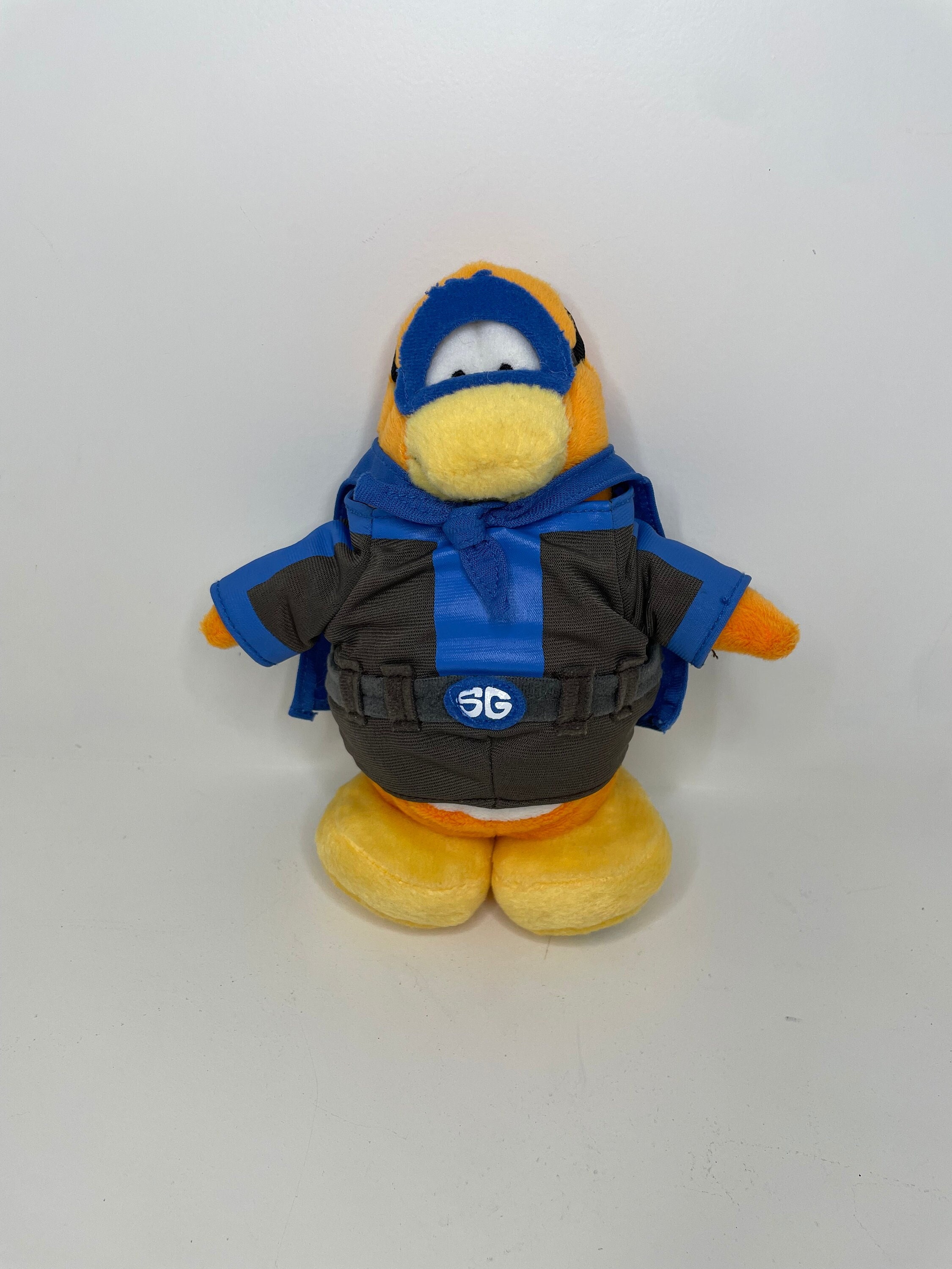 Rare Club Penguin Series 12 Shadow Guy Plush Figure Finland
