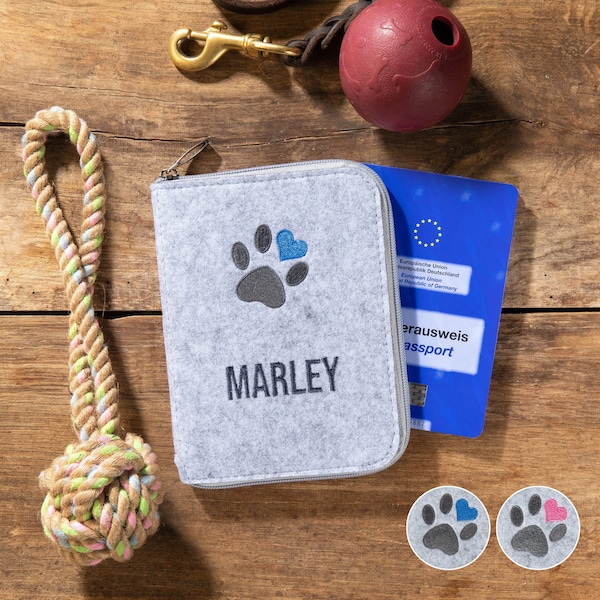 Personalisierte EU Heimtierausweis Hülle 'Pfote' aus Filz mit Reißverschluss | Impfpasshülle / Schutzhülle für Haustiere, Hunde, Katzen