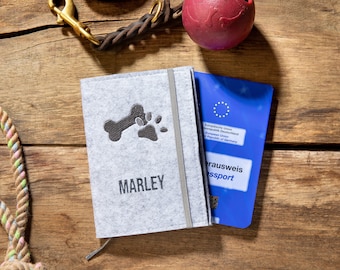 Personalized cover for EU pet passport made of felt - Vaccination passport cover for pets - Gift pet vaccination passport