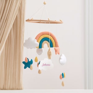 Personalised baby mobile with name made of felt Baby room decoration for girls & boys Mobile baby, wind chime moon and bear handmade Regenbogen