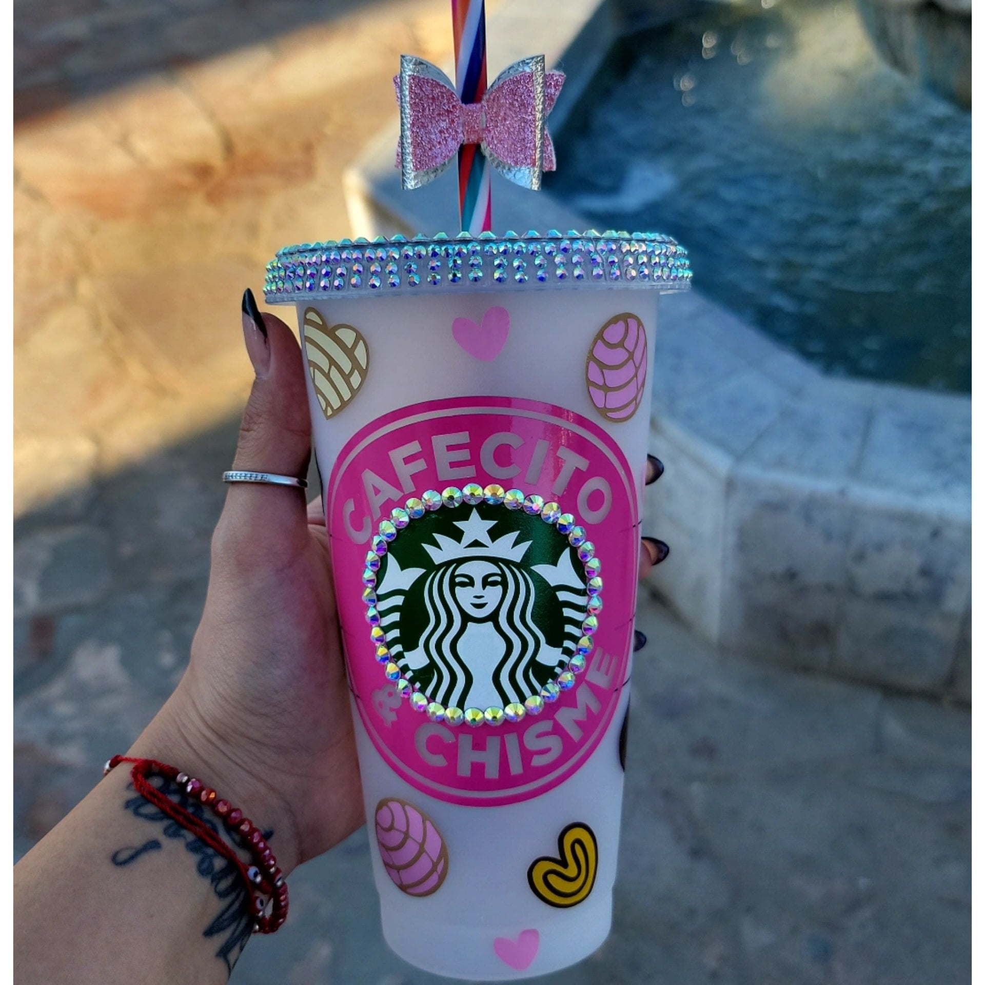 Chanel inspired Starbucks Cup [Video]