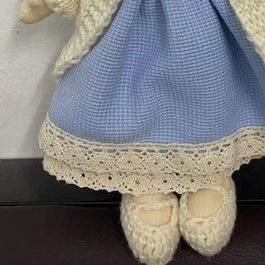 Poupée fille en chiffon de 30 cm 12 po. avec boîte-cadeau, poupée pour vêtements doux, poupée en textile personnalisée, poupée de jeu personnalisée avec accessoire pour vêtements image 5