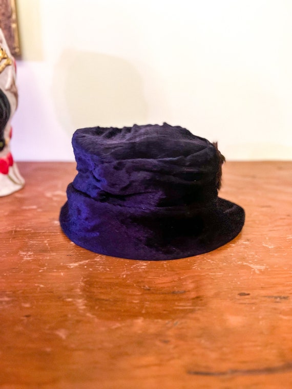 Antique Edwardian Purple Silk Velvet & Flowers Hat - image 3