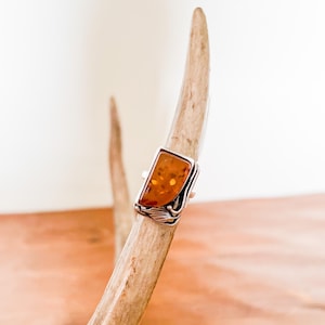 Vintage Sterling Silver Modern Large Amber & Vine Leaf Statement Ring 7 1/2