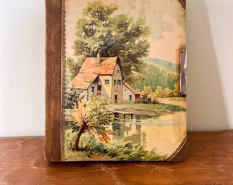 Álbum de fotos antiguo de terciopelo de celuloide Countryside Cottage & Pond
