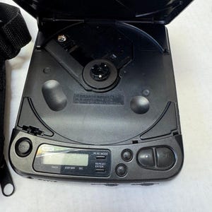 Vintage Sony Discman D-121 CD Player Mega Bass w/ Polo Jeans Case Bag & Headphones image 4