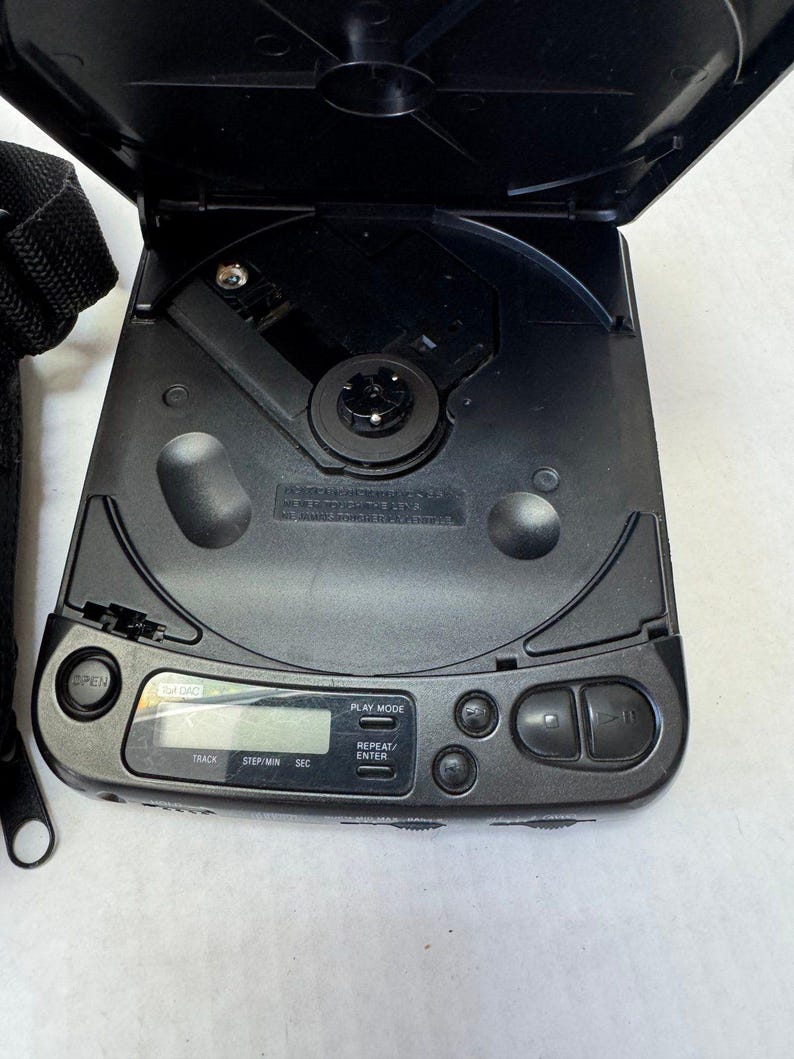 Vintage Sony Discman D-121 CD Player Mega Bass w/ Polo Jeans Case Bag & Headphones image 4
