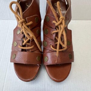 FREE PEOPLE FARRAH Leather Lace Up Carved Wood Platform Heels Clog Sandals 38 7. image 3