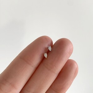 20G / 18G / 16G Birnenform Push Pin Labret • fadenlose flache Rückseite Ohrring • Tragus Bolzen • flache Rückseite Bolzen • Helix Ohrstecker Bild 3