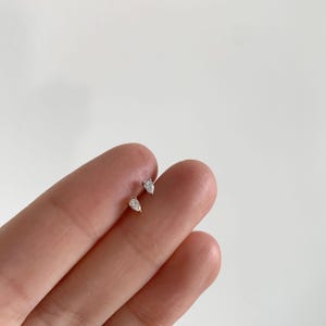 20G / 18G / 16G Birnenform Push Pin Labret • fadenlose flache Rückseite Ohrring • Tragus Bolzen • flache Rückseite Bolzen • Helix Ohrstecker Bild 8