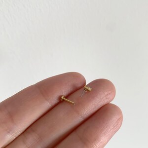 20G / 18G / 16G Birnenform Push Pin Labret • fadenlose flache Rückseite Ohrring • Tragus Bolzen • flache Rückseite Bolzen • Helix Ohrstecker Bild 9
