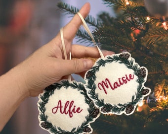 Felt Christmas tree ornament with first name | personalized festive decorations | embroidered fabric with pinecone wreath