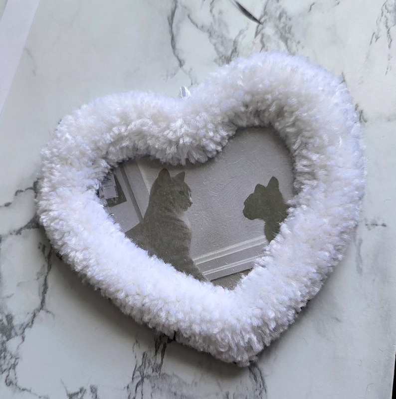 Picture Frame: Red Heart Shape, Personalized Photo Frame image 5