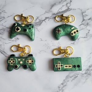 Portachiavi controller verde fatto a mano, regalo per giocatori