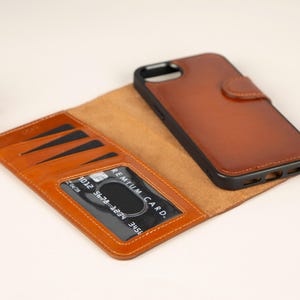 Lederne iPhone 16e magnetische abnehmbare Handyhülle mit Kartenfächern, personalisierte iPhone 16e Back Cover, kundenspezifische iPhone 16e Kartenhalter