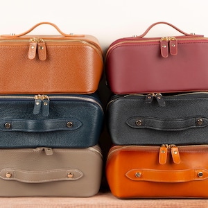 Personalized Makeup Bag, Leather Cosmetic Pouch, Accessories Pouch, Bridesmaid Gift, Leather Travel Dopp Kit, Woman Makeup Bag, Toiletry Bag