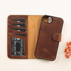 Capa de couro para iPhone 16e magnética removível com compartimentos para cartão, capa traseira personalizada para iPhone 16e, capa personalizada para porta-cartões para iPhone 16e