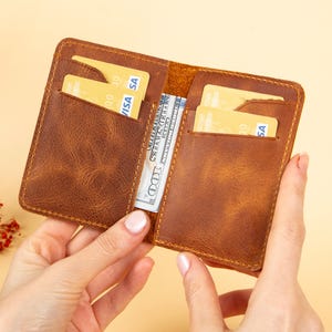 Porta-cartões de couro personalizado, melhor carteira porta-cartões, carteira com gravura, carteira personalizada, carteira com compartimentos para cartões, carteira para presente masculino/feminino