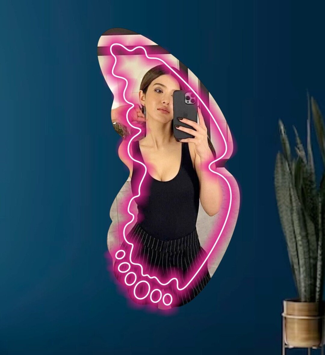 Wavy Neon Mirror, Wall Mirror, Wall Decor, Makeup Mirror, Cusotm Neon