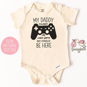Funny Gamer Daddy Onesie®, Baby Shower Gift for New Daddy, Pregnancy Reveal Baby Bodysuit, Funny New Baby Announcement, New Daddy Baby Gift
