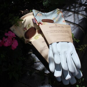 Floral Design English Leather & Linen Gardening Gloves image 5