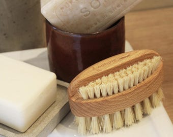 Nailbrush for Gardeners | FSC-certified Wood | Made in the UK | 100% Vegan