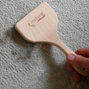 Pet Hair & Lint Removal Brush with Wooden Handle | FSC®-certified Wood | Made in the UK | 100% Vegan