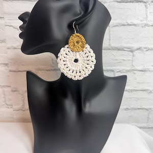 Z Crochet earrings, handmade earrings, handmade jewelry, crochet jewelry.