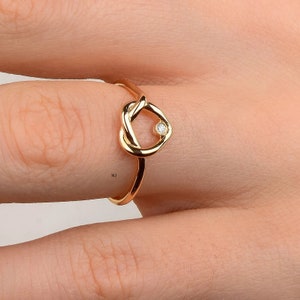 14k Gold Knot Ring, Dainty Knot Gold Ring, Minimalist Knot Ring, Friendship Ring, Stackable Gold Ring,Heart shape ring, Valentine&#39;s Day gift