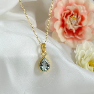 Sierlijke groene amethist ketting, prasioliet druppelvormige ketting massief zilver of goud vermeil, minimalistisch stapelen, solitaire geboortesteenhanger