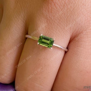 Peridot Ring, Zierlicher Solitärring, 4 x 6 Baguette Peridot, 925 Silber 14k Gold Vermeil, Minimal Ring, Stapelring, August Geburtsstein,Rosegold