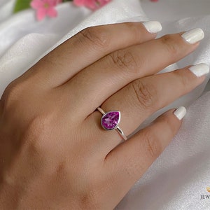 Roze toermalijn peerring, 14k goud, sterlingzilver, druppelroze edelsteenring, 6 x 8 sierlijke minimalistische stapelbare vrouwenring, massief handgemaakt